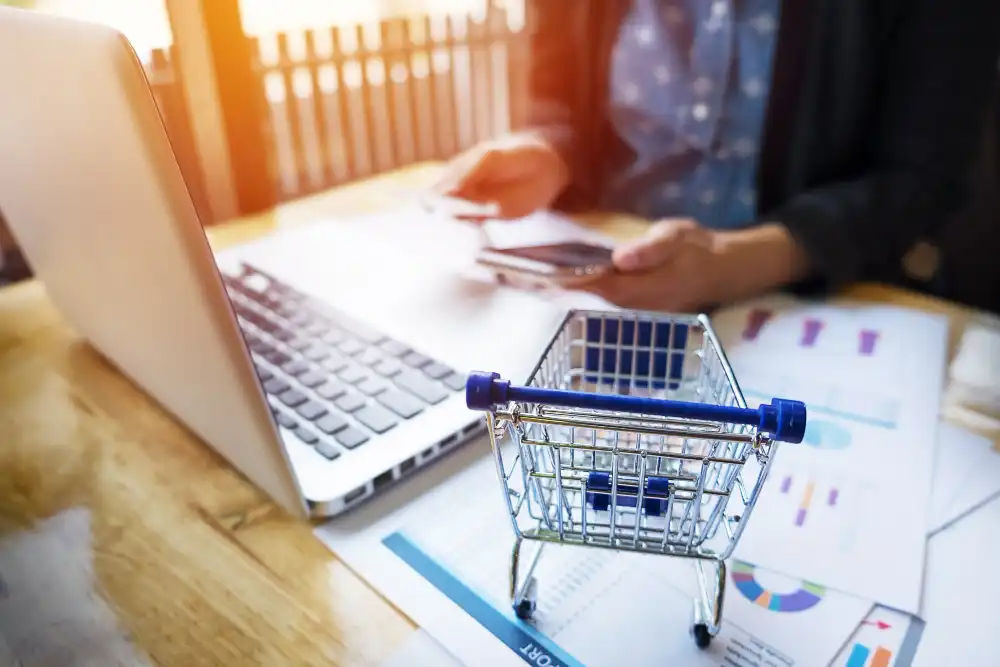 Un SEO trabajando con un ecommerce