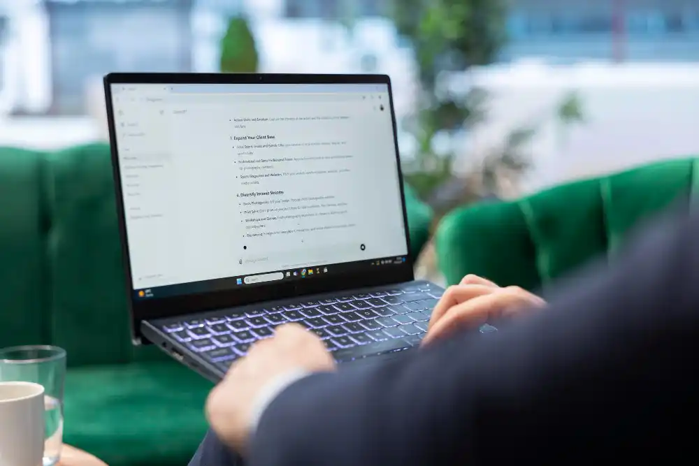 Cómo aparecer y medir tu presencia en ChatGPT de verdad