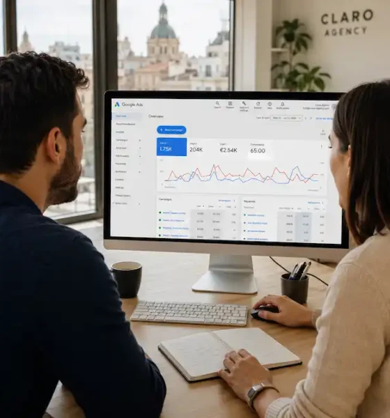 dos empleados con campañas de Google Ads