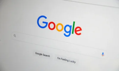 Pantalla con interfaz de búsqueda sobre palabras clave seo youtube para ilustrar una guía práctica para acertar