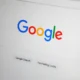 Pantalla con interfaz de búsqueda sobre palabras clave seo youtube para ilustrar una guía práctica para acertar